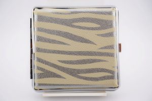 Cigaretta tárca - Zebra csíkos ezüst színben