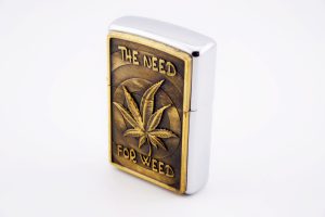 Öngyújtó Benzines Kannabisz – The Need For Weed